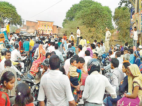  tyohaar mein jheenjhak-rasoolaabaad maarg par laga jaam 