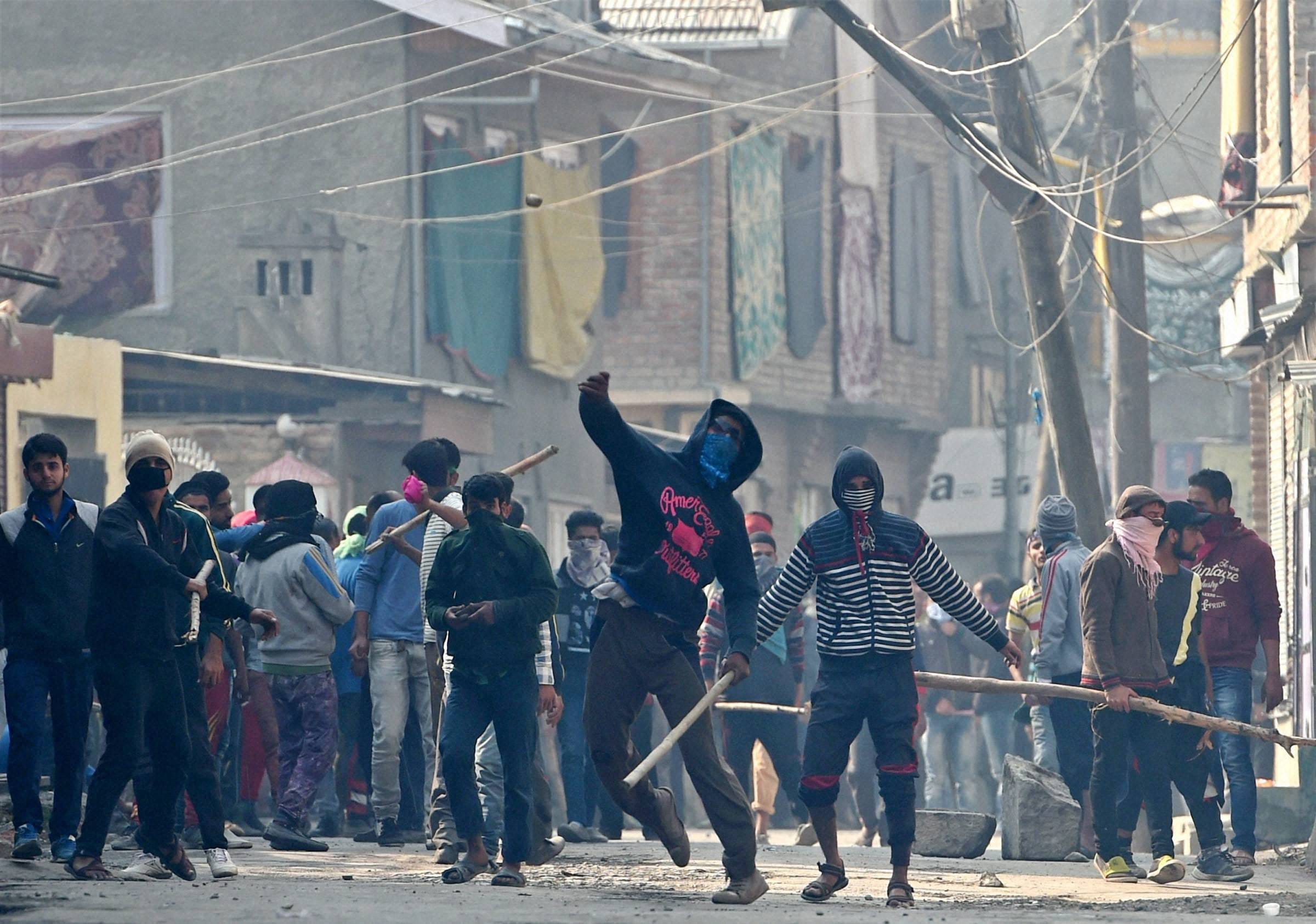 compensation will be given to stone pelters family in kashmir