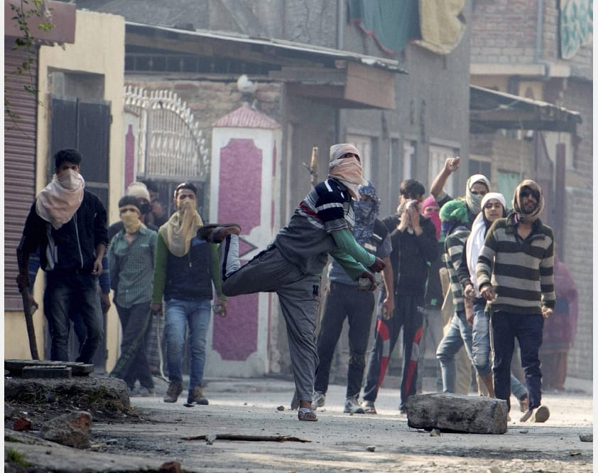 more than 8500 people arrested while kashmir voilence