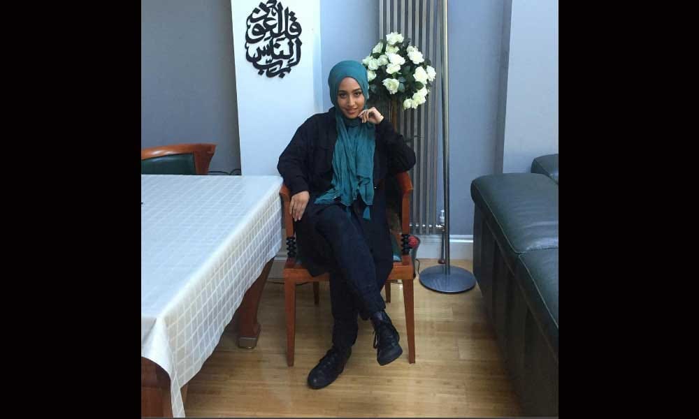 Hijab-wearing Muslim model is new internet sensation
