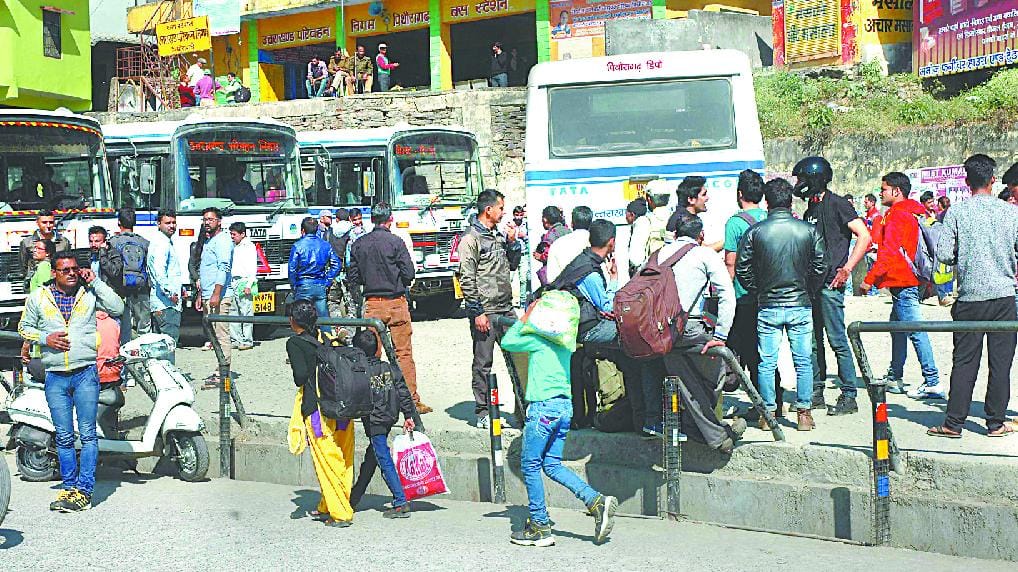Drew crowds in buses after Diwali