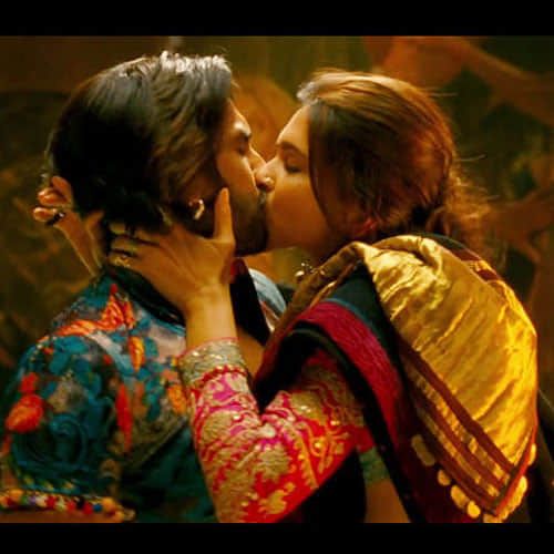 ranveer singh and deepika padukone liplock