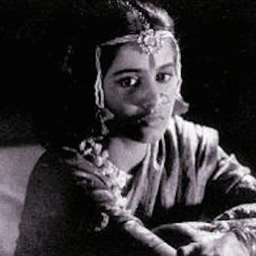 birthday special story on sonali kulkarni