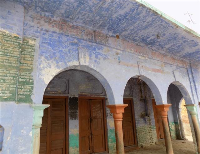 Shabby building of schools at risk the lives of children