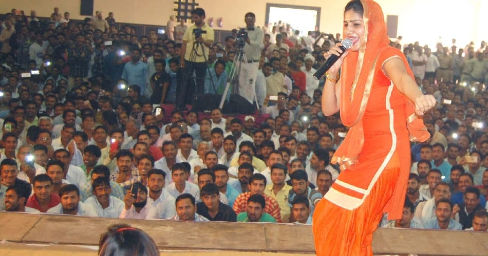 बालीबुड स्टार आदित्य व नूरा बहनें होंगी स्टार गायक