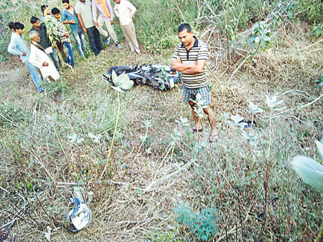 Killed in a car crash the bike, the young man's death