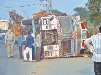 truck broken, rice full, electric suply off, karnal