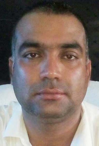 Mistletoe owner shot dead in school