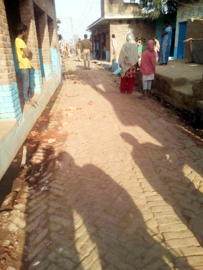 after court marriage violence, 16 injured in stone pelting-beating