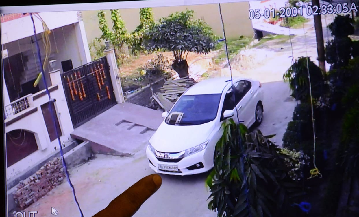thief uses verna number plate on honda city 