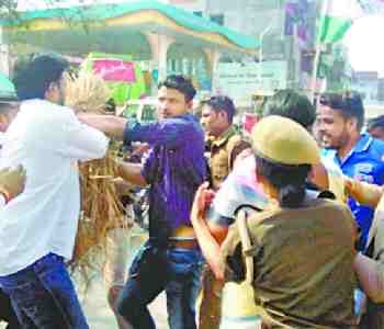 Congressmen clash with police