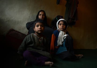 border area villagers forced to spent winter nights in camps 