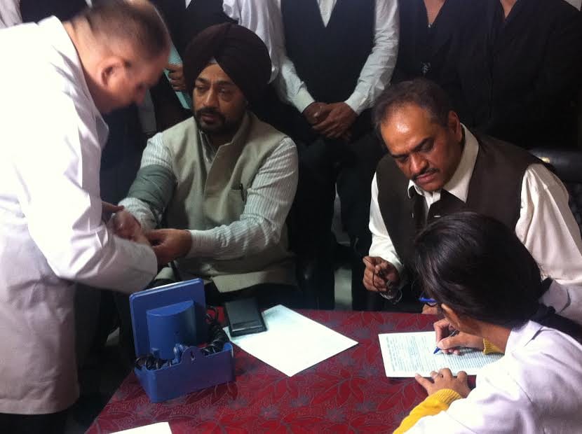 chandigarh advisor parimal rai donated blood in camp during golden jubli celebration