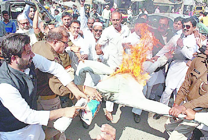 Congressmen strident clash with police