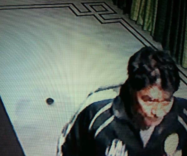 Theft in real estate office in Lucknow.