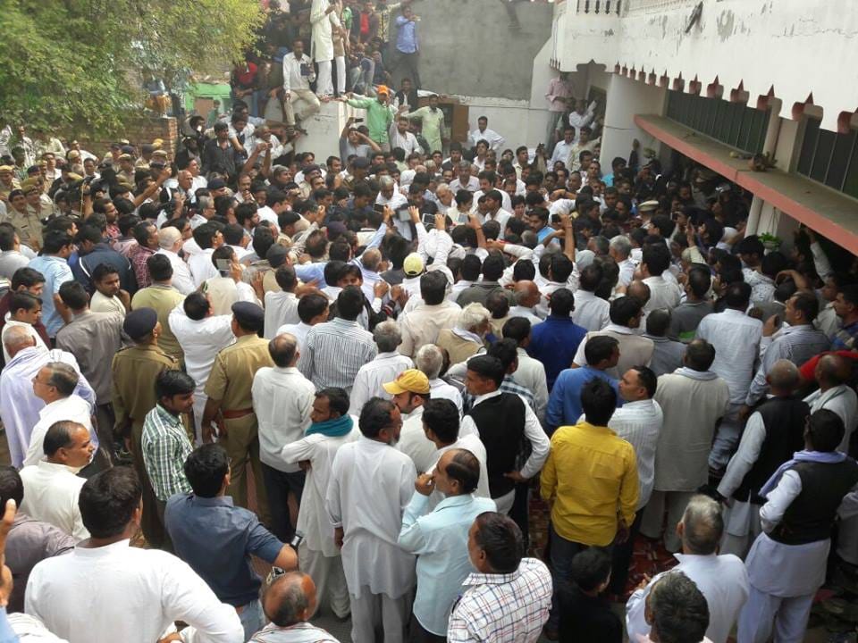 ramkishan grewal funeral in bhiwani village bamla, committed suicide on jantar mantar for orop