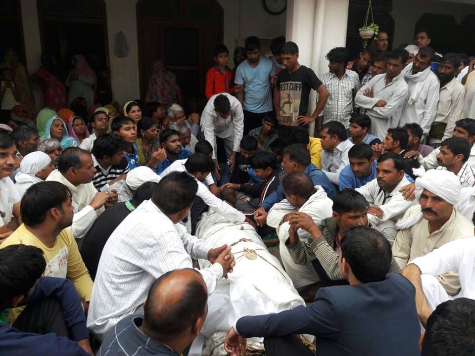 ramkishan grewal funeral in bhiwani village bamla, committed suicide on jantar mantar for orop
