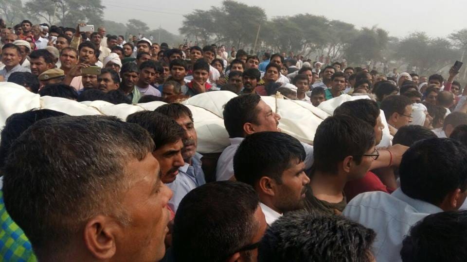 ramkishan grewal funeral in bhiwani village bamla, committed suicide on jantar mantar for orop