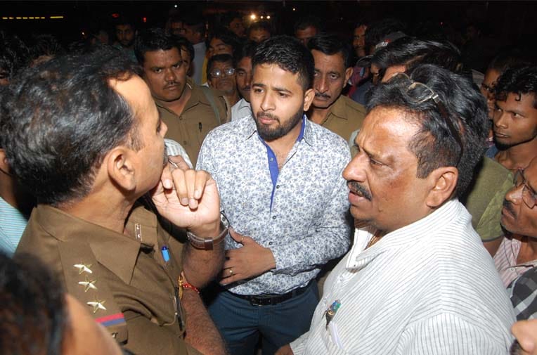 fight in sweet house shop