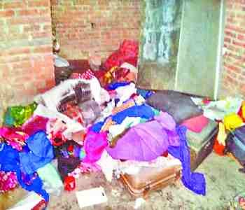 The robbers ransacked in the house