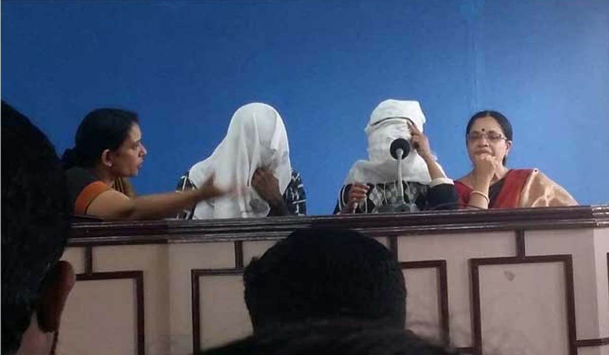 popular dubbing artist BhagyaLakshi came forward for gang rape victim