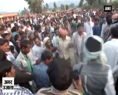Hundreds of tribals take part in traditional fair in Latehar
