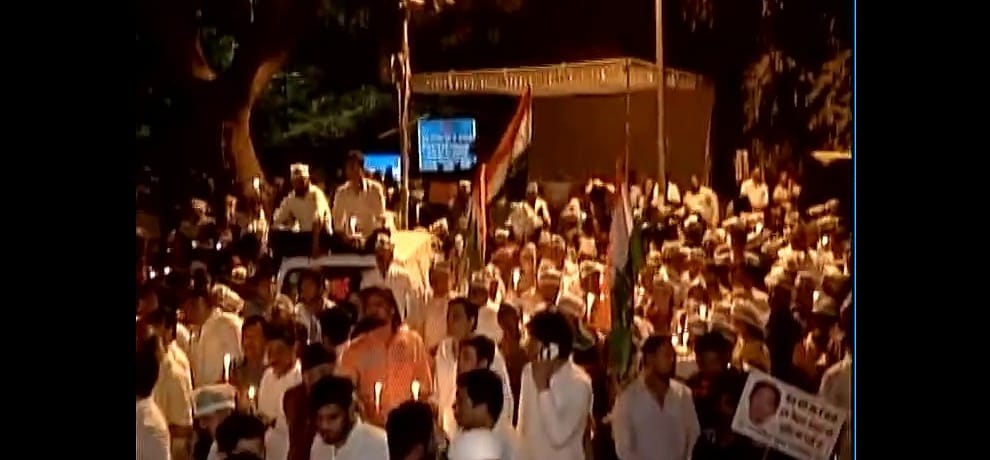 rahul gandhi again detained while candle march in delhi for ex servicemen suicide