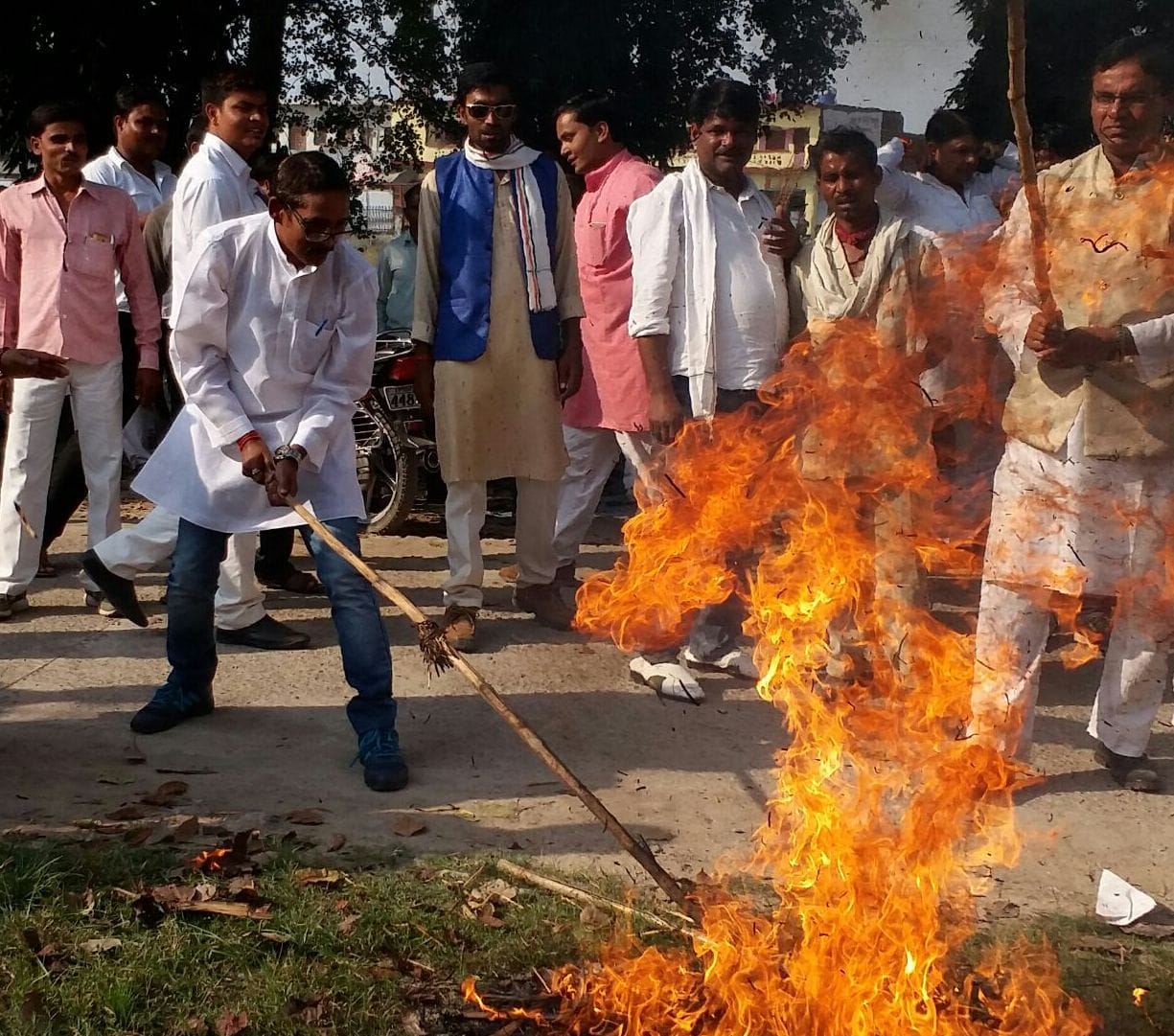 Congress blew PM's effigy