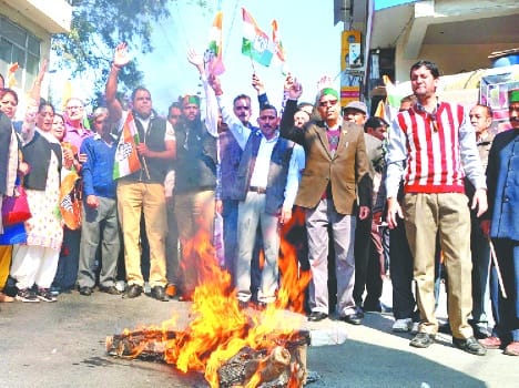 congres protest against rahul gandhi arreste in solan