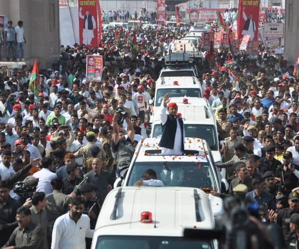  this is how akhilesh yadav rath yatra turns in road show.