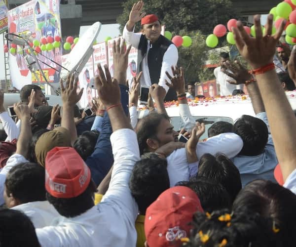  this is how akhilesh yadav rath yatra turns in road show.