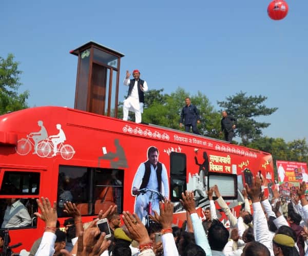  this is how akhilesh yadav rath yatra turns in road show.