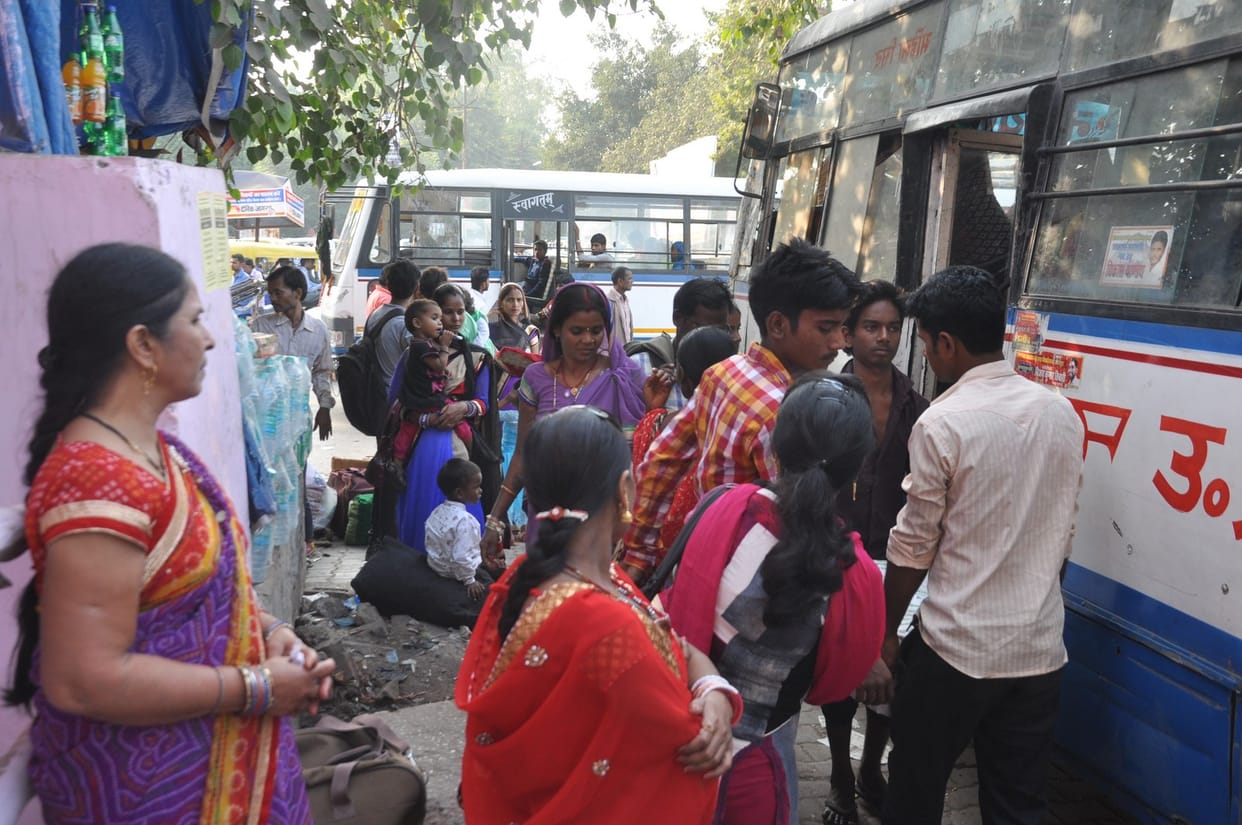 40 buses are sent to delhi to recieve passengers on chat