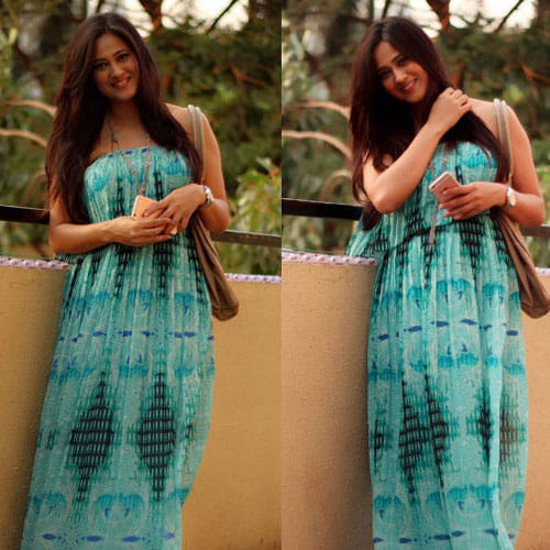 shweta doing photoshoot in the last stage pf her pregnancy