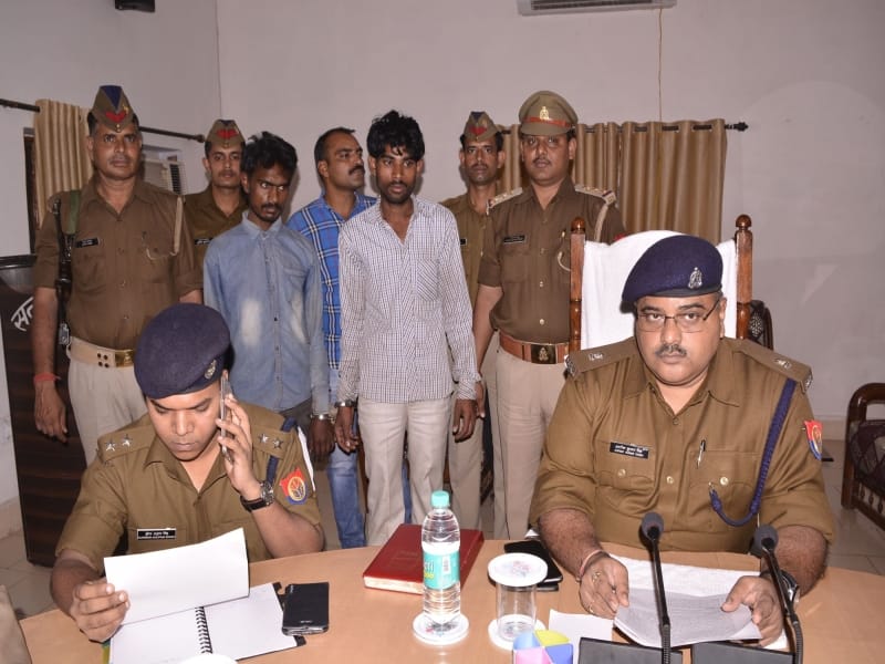 vehicle thieves arrested in mathura