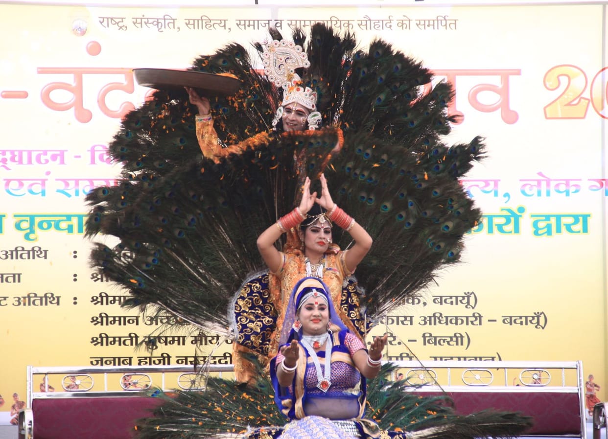Brij folk dance with memory invocation The festival opened with a bang