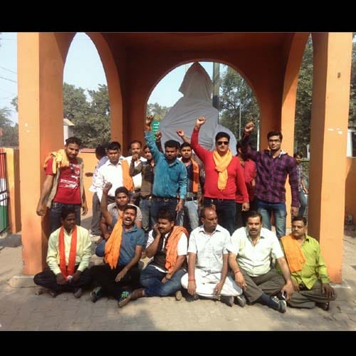 statue of Bharat mata has broken in Agra