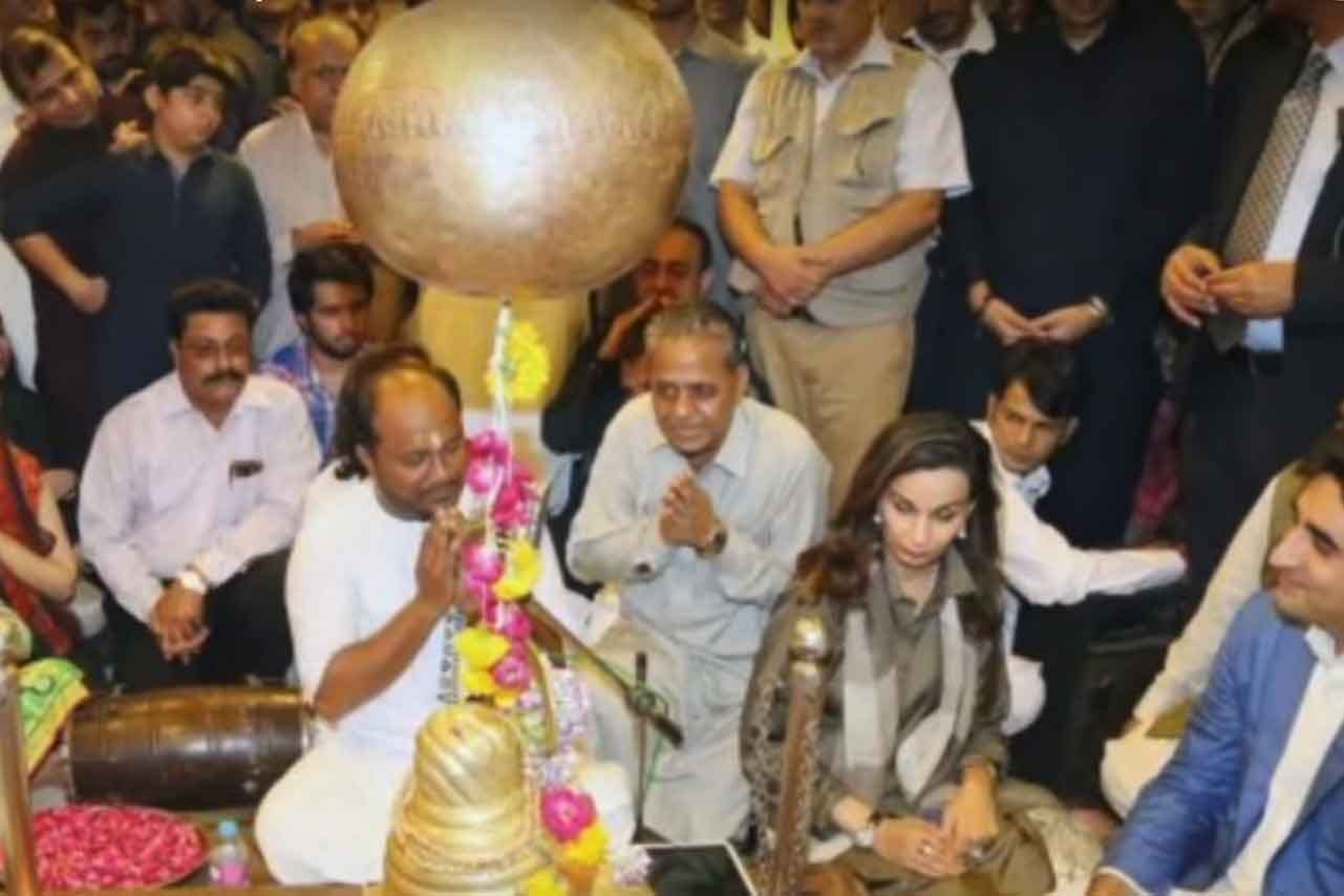 PPP chairman Bilawal celebrates Diwali 