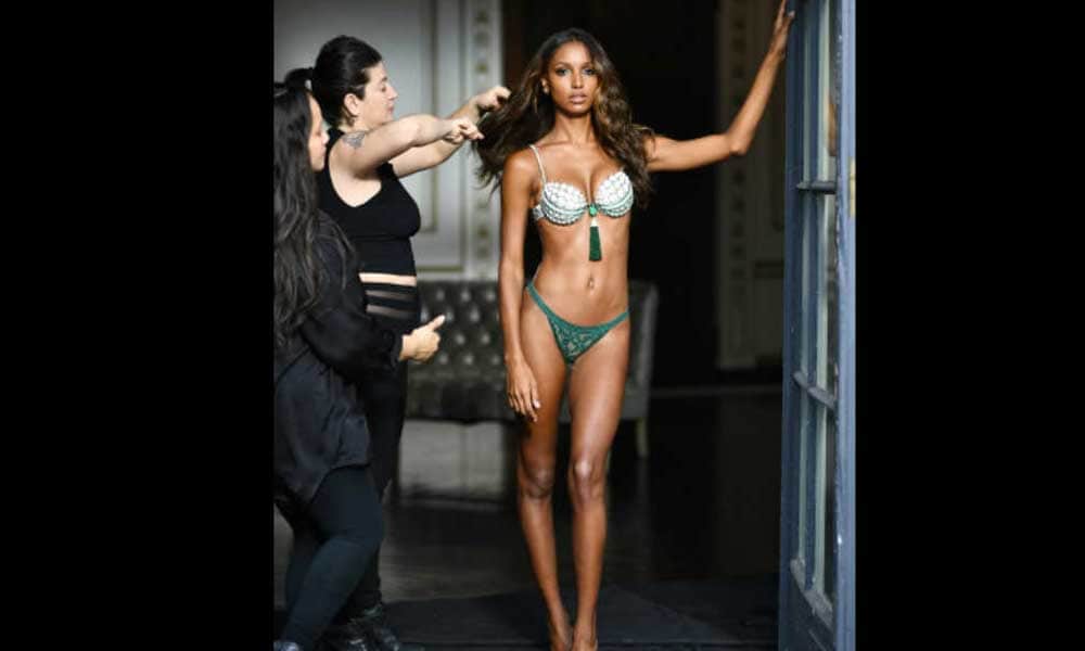 Jasmine Tookes will wear 20 crore bra in Paris fashion week