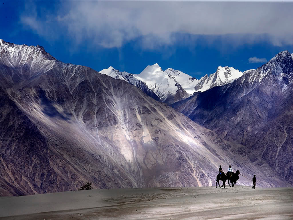 tourism minster to visit jammu kashmir and ladakh for promotion of tourism in both union territories