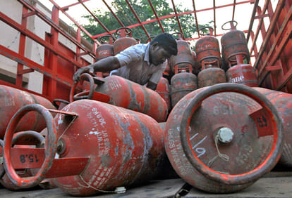 Now PAN Card will be Compulsory for New Gas Connection.