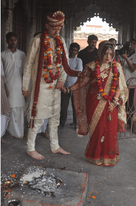 Swedish Couple got married in Varanasi