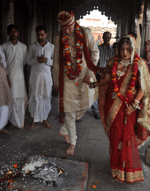 Swedish Couple got married in Varanasi