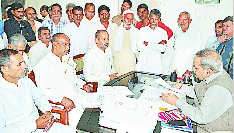 Farmers uprooted sugar cane weighing center