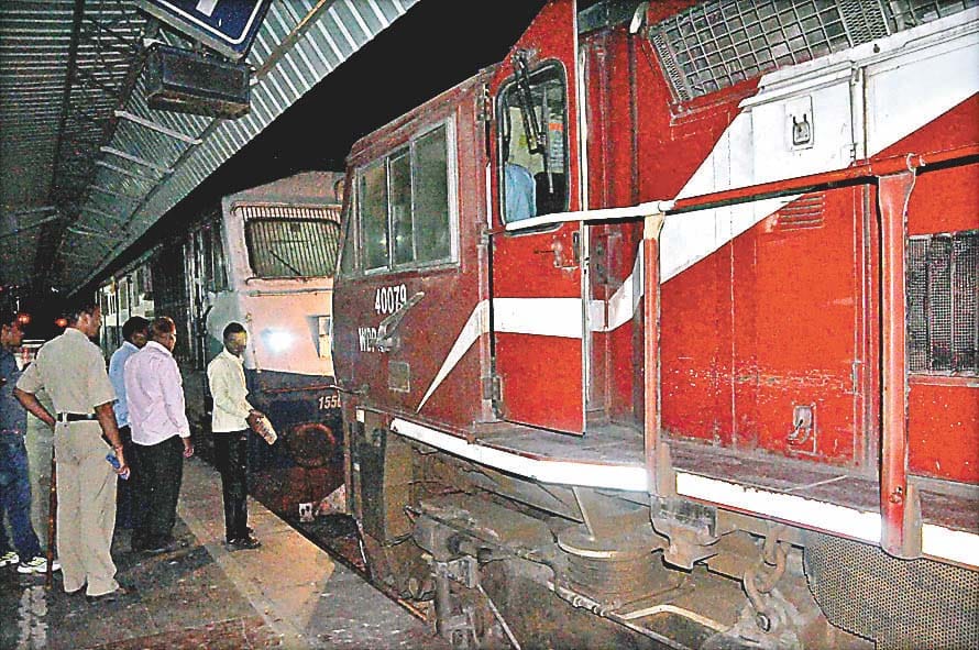 Hemkund Express engine failure, occurred after two and a half hours left