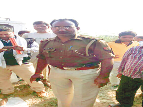 Cashiers found the body of the gas agency