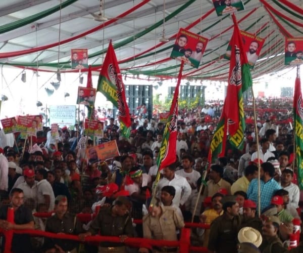  Akhilesh yadav and shivpal yadav in silver jubliee of samajwadi party.
