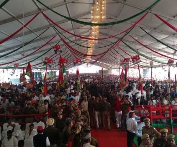  Akhilesh yadav and shivpal yadav in silver jubliee of samajwadi party.