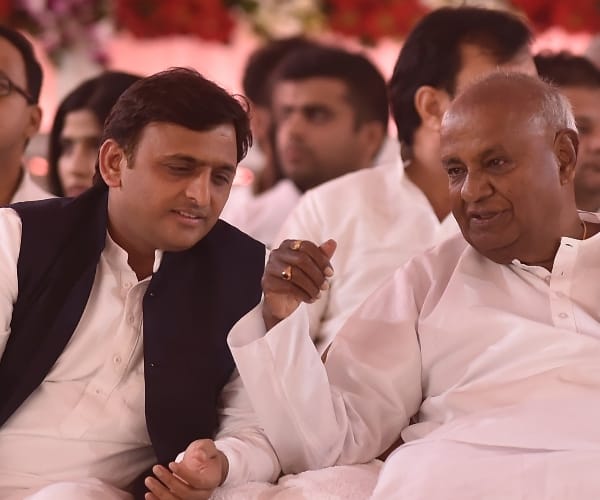 Akhilesh Yadav an hope for janata pariwar.