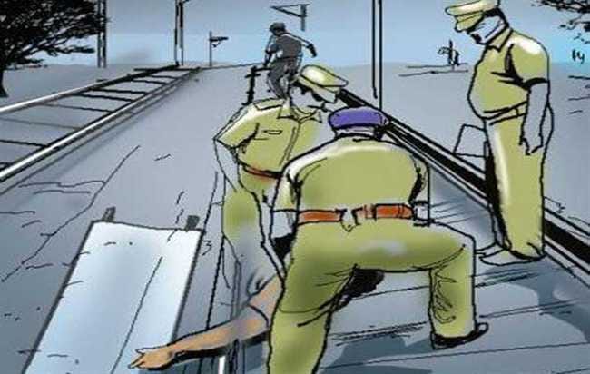 mans leg cut down awadh express